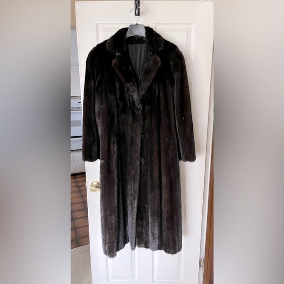 Women’s Vintage long mink coat - Picture 1 of 14